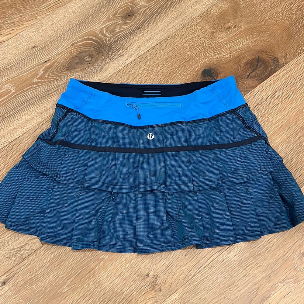 Lululemon Play off the Pleats Skort in Royal Blue Paisley